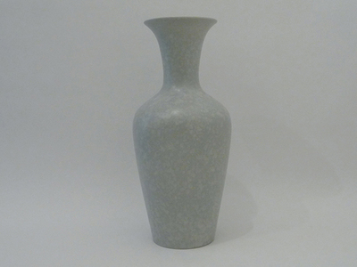 Nr. 0685
Stylish 50s 60s retro vase with a soft blue speckled glazing decor

[b]Scheurich Germany[/b]

Model Foreign 521-38

Made in 1959

Good vintage condition, no damage

H 38 cm x W 17,5 cm

25 euro

[url=https://kosai.be/gallery/contact.php?referer=index.php][img]https://kosai.be/gallery/varia/buy.jpg[/img][/url]


[img]https://www.kosai.be/images/0685.jpg[/img]


[img]https://www.kosai.be/images/0685_4lr.jpg[/img]


[img]https://www.kosai.be/images/0685_5lr.jpg[/img]


[img]https://www.kosai.be/images/0685_6lr.jpg[/img]


[img]https://www.kosai.be/images/0685_8lr.jpg[/img]

[url=https://kosai.be/gallery/contact.php?referer=index.php][img]https://kosai.be/gallery/varia/buy.jpg[/img][/url]


[url=https://kosai.be/gallery/displayimage.php?pid=29]Back to top[/url]
Keywords: Scheurich