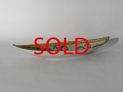 Nr. 0877
Large fifties bowl

White grained surface with green and yellow painted decor

[b]Ruscha Keramik[/b]

Model 718/2 BH

Good vintage condition, no damage

H 5,2 x W 36,5 cm x D 11,5 cm

[url=https://kosai.be/gallery/contact.php?referer=index.php][img]https://kosai.be/gallery/varia/buy.jpg[/img][/url]


[img]https://www.kosai.be/images/0877.jpg[/img]


[img]https://www.kosai.be/images/0877_2lr.jpg[/img]


[img]https://www.kosai.be/images/0877_4lr.jpg[/img]


[url=https://kosai.be/gallery/contact.php?referer=index.php][img]https://kosai.be/gallery/varia/buy.jpg[/img][/url]


[url=https://kosai.be/gallery/displayimage.php?pid=42]Back to top[/url]
Keywords: Ruscha