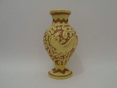 Nr. 0683
Beautiful handmade vintage vase

Yellow glazed with a carved decor of two horses

[b]PP Italy [/b]

Nr 20025

Good vintage condition, no damage

H 31 cm x W 17 cm

[url=https://kosai.be/gallery/contact.php?referer=index.php][img]https://kosai.be/gallery/varia/buy.jpg[/img][/url]


[img]https://www.kosai.be/images/0683.jpg[/img]


[img]https://www.kosai.be/images/0683_3lr.jpg[/img]


[img]https://www.kosai.be/images/0683_4lr.jpg[/img]


[img]https://www.kosai.be/images/0683_5lr.jpg[/img]


[img]https://www.kosai.be/images/0683_9lr.jpg[/img]


[url=https://kosai.be/gallery/contact.php?referer=index.php][img]https://kosai.be/gallery/varia/buy.jpg[/img][/url]


[url=https://kosai.be/gallery/displayimage.php?pid=28]Back to top[/url]
Keywords: Others