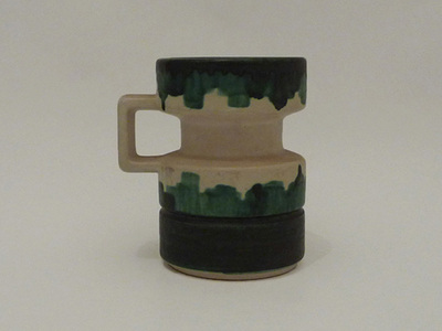 Nr. 1394
Straight shaped green and white lava effect handled vase

[b]Steuler Keramik[/b]

Model 75/15

Good vintage condition, no damage

H 15 cm x W 13,5 cm x D 10,5 cm

15 euro

[url=https://kosai.be/gallery/contact.php?referer=index.php][img]https://kosai.be/gallery/varia/buy.jpg[/img][/url]


[img]https://www.kosai.be/images/1394.jpg[/img]


[img]https://www.kosai.be/images/1394_4lr.jpg[/img]


[img]https://www.kosai.be/images/1394_6lr.jpg[/img]


[img]https://www.kosai.be/images/1394_7lr.jpg[/img]


[img]https://www.kosai.be/images/1394_8lr.jpg[/img]


[url=https://kosai.be/gallery/contact.php?referer=index.php][img]https://kosai.be/gallery/varia/buy.jpg[/img][/url]


[url=https://kosai.be/gallery/displayimage.php?pid=72]Back to top[/url]
Keywords: Steuler