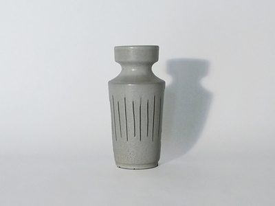 Nr. 2696
Nice 50s 60s vase with a soft gray surface and black carved lines

[b]Clemens & Huhn or Ilkra[/b] ?

Model 1041-15

Good vintage condition, no damage

H 15 cm x W 7 cm

15 euro

[url=https://kosai.be/gallery/contact.php?referer=index.php][img]https://kosai.be/gallery/varia/buy.jpg[/img][/url]

[img]https://www.kosai.be/images/2696.jpg[/img]


[img]https://www.kosai.be/images/2696_2.jpg[/img]


[img]https://www.kosai.be/images/2696_3.jpg[/img]


[img]https://www.kosai.be/images/2696_4.jpg[/img]


[url=https://kosai.be/gallery/contact.php?referer=index.php][img]https://kosai.be/gallery/varia/buy.jpg[/img][/url]


[url=https://kosai.be/gallery/displayimage.php?pid=141]Back to top[/url]
Keywords: Ilkra