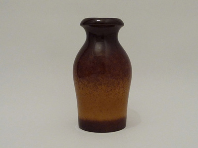 Nr. 1380
Typical seventies vase with a nice light to darkbrown speckled glaze

[b]Scheurich Germany[/b]

Model 208-21

Good vintage condition, no damage

H 21 cm x W 11,5 cm

12 euro

[url=https://kosai.be/gallery/contact.php?referer=index.php][img]https://kosai.be/gallery/varia/buy.jpg[/img][/url]


[img]https://www.kosai.be/images/1380.jpg[/img]


[img]https://www.kosai.be/images/1380_4lr.jpg[/img]


[img]https://www.kosai.be/images/1380_5lr.jpg[/img]


[img]https://www.kosai.be/images/1380_6lr.jpg[/img]


[img]https://www.kosai.be/images/1380_7lr.jpg[/img]


[url=https://kosai.be/gallery/contact.php?referer=index.php][img]https://kosai.be/gallery/varia/buy.jpg[/img][/url]


[url=https://kosai.be/gallery/displayimage.php?pid=70]Back to top[/url]
Keywords: Scheurich