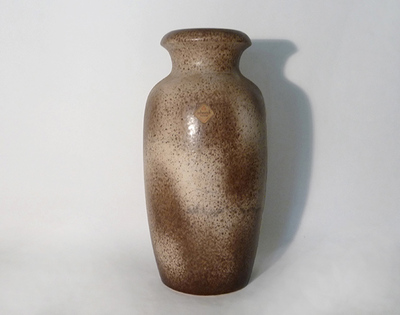 Nr. 1734
70s floorvase with a light gray and brown speckled decor

[b]Scheurich Germany[/b]

Model 291-38

Good vintage condition, no damage

H 38 cm x W 19 cm

14 euro

[url=https://kosai.be/gallery/contact.php?referer=index.php][img]https://kosai.be/gallery/varia/buy.jpg[/img][/url]


[img]https://www.kosai.be/images/1734.jpg[/img]


[img]https://www.kosai.be/images/1734_2.jpg[/img]


[img]https://www.kosai.be/images/1734_3.jpg[/img]


[img]https://www.kosai.be/images/1734_4.jpg[/img]


[img]https://www.kosai.be/images/1734_5.jpg[/img]


[url=https://kosai.be/gallery/contact.php?referer=index.php][img]https://kosai.be/gallery/varia/buy.jpg[/img][/url]


[url=https://kosai.be/gallery/displayimage.php?pid=84]Back to top[/url]
Keywords: Scheurich