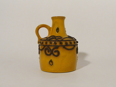 Nr. 2205
A nice seventies handled vase

Yellow glazed with black cratered fat lava dripping

[b]Marei Keramik Germany[/b]

Model 4300

Good vintage condition, no damage

H 16 cm x W 12 cm

20 euro

[url=https://kosai.be/gallery/contact.php?referer=index.php][img]https://kosai.be/gallery/varia/buy.jpg[/img][/url]


[img]https://www.kosai.be/images/2205.jpg[/img]


[img]https://www.kosai.be/images/2205_3.jpg[/img]


[img]https://www.kosai.be/images/2205_4.jpg[/img]


[img]https://www.kosai.be/images/2205_5.jpg[/img]


[img]https://www.kosai.be/images/2205_6.jpg[/img]


[img]https://www.kosai.be/images/2205_2lr.jpg[/img]


[url=https://kosai.be/gallery/contact.php?referer=index.php][img]https://kosai.be/gallery/varia/buy.jpg[/img][/url]


[url=https://kosai.be/gallery/displayimage.php?pid=117]Back to top[/url]
Keywords: Marei