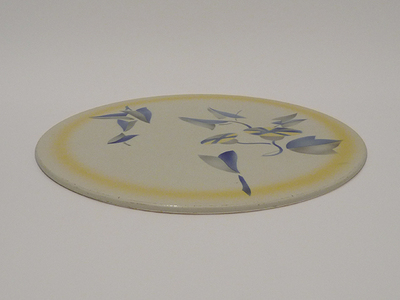 Nr. 1941
Yellow and blue airbrushed art deco cake plate

[b]Colditz[/b]

Model 2499/90

Good vintage condition, little wearness, no damage

H 1 cm x W 29,5 cm

30 euro

[url=https://kosai.be/gallery/contact.php?referer=index.php][img]https://kosai.be/gallery/varia/buy.jpg[/img][/url]


[img]https://www.kosai.be/images/1941.jpg[/img]


[img]https://www.kosai.be/images/1941_5.jpg[/img]


[img]https://www.kosai.be/images/1941_4.jpg[/img]


[img]https://www.kosai.be/images/1941_6.jpg[/img]


[img]https://www.kosai.be/images/1941_2.jpg[/img]


[url=https://kosai.be/gallery/contact.php?referer=index.php][img]https://kosai.be/gallery/varia/buy.jpg[/img][/url]


[url=https://kosai.be/gallery/displayimage.php?pid=98]Back to top[/url]
Keywords: Others