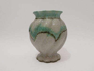 Nr. 2584
Wide shaped art deco vase 

Soft gray and green airbrush decor

[b]Ditmar Urbach Czechoslovakia[/b]

Similar with BIHL model 1695

Good vintage condition, no damage

H 21 cm x W 17 cm

50 euro

[url=https://kosai.be/gallery/contact.php?referer=index.php][img]https://kosai.be/gallery/varia/buy.jpg[/img][/url]

[img]https://www.kosai.be/images/2584.jpg[/img]

[img]https://www.kosai.be/images/2584_3.jpg[/img]

[img]https://www.kosai.be/images/2584_5.jpg[/img]

[img]https://www.kosai.be/images/2584_6.jpg[/img]

[img]https://www.kosai.be/images/2584_7.jpg[/img]

[img]https://www.kosai.be/images/2584_8lr.jpg[/img]

[img]https://www.kosai.be/images/2584_12.jpg[/img]


[url=https://kosai.be/gallery/contact.php?referer=index.php][img]https://kosai.be/gallery/varia/buy.jpg[/img][/url]


[url=https://kosai.be/gallery/displayimage.php?pid=135]Back to top[/url]
Keywords: Others